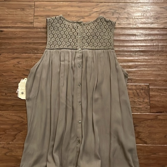 Altar’d State Size M Sleeveless Embroidered Top - Picture 4 of 5